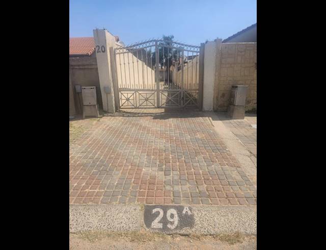 3 BEDROOM HOUSE FOR SALE IN ORMONDE